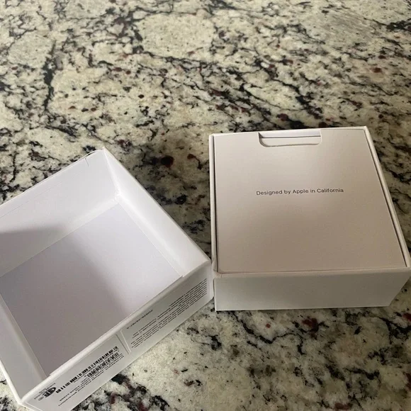 Apple AirPods Pro in Classic White